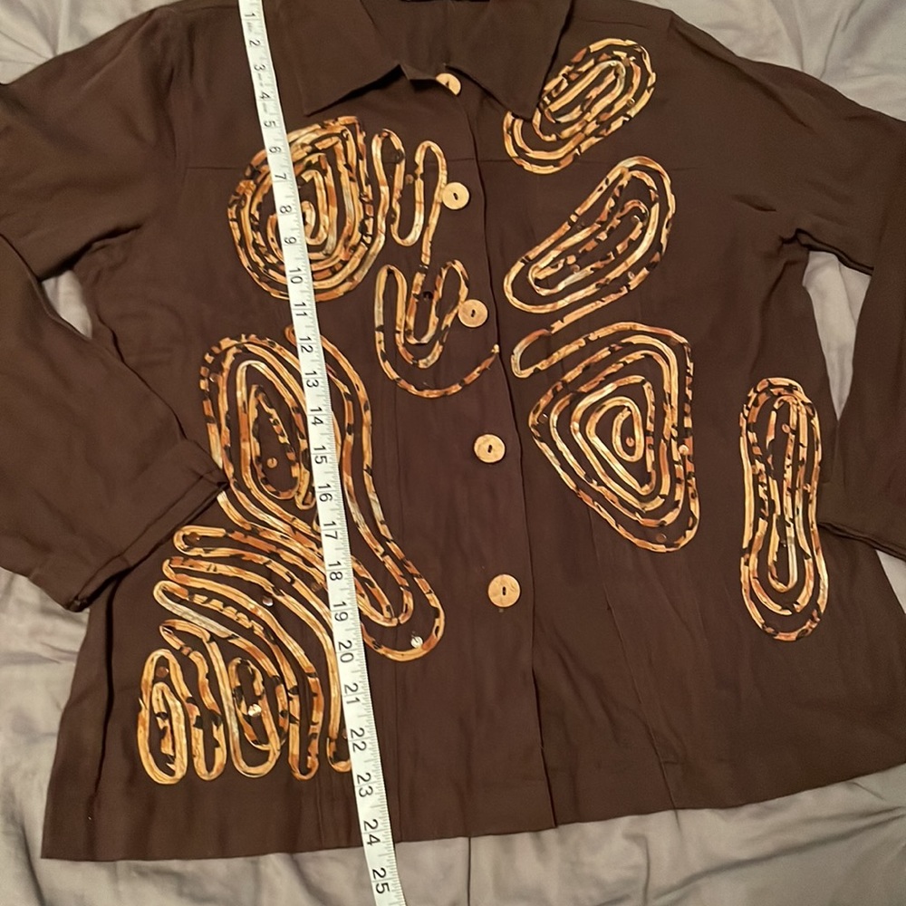 Notations embroidered button down top - Picture 4 of 7